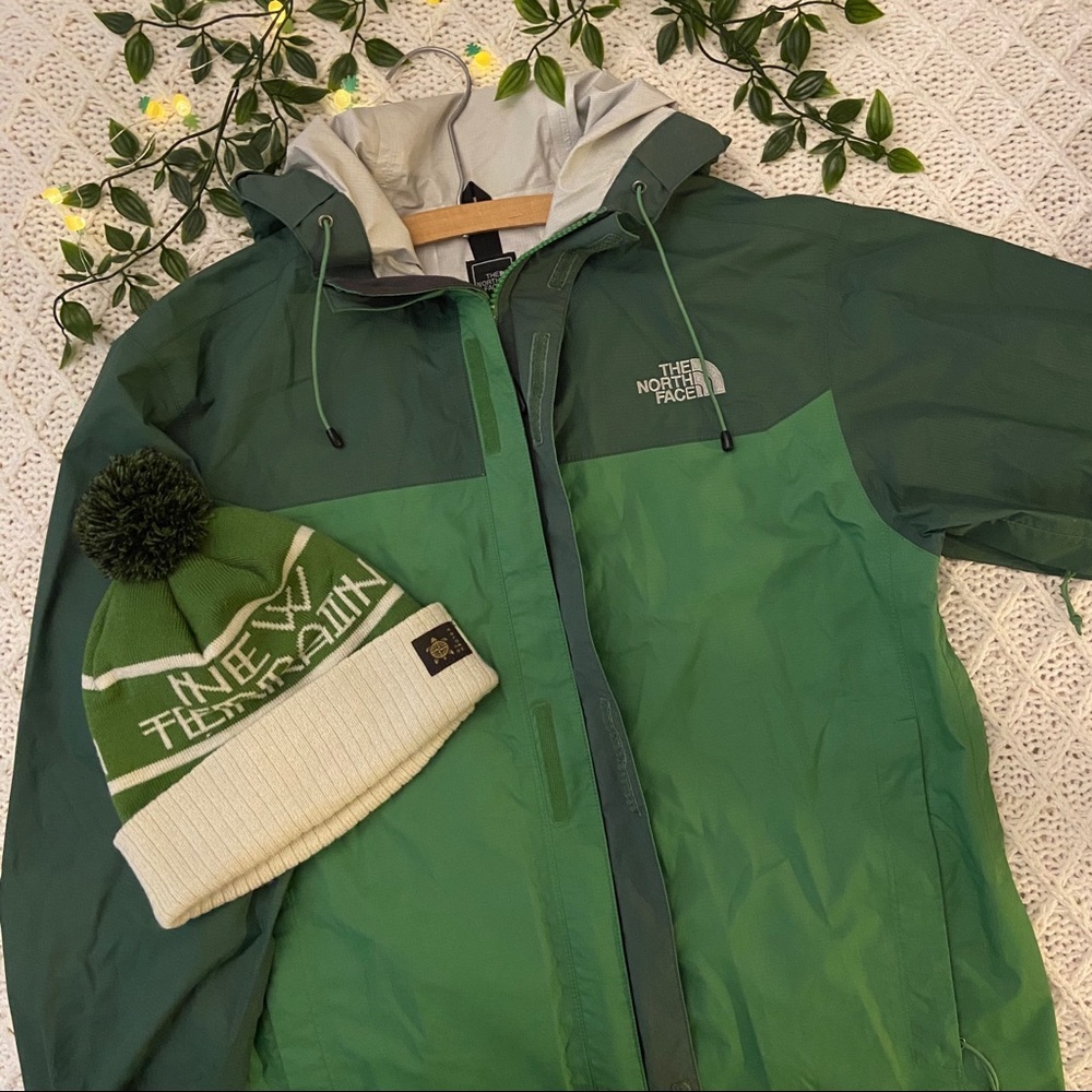 The North Face Hyvent 2.5L Rain Jacket